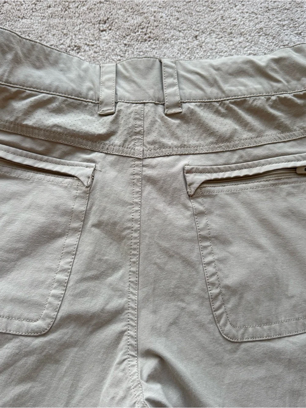 Huk Next Level Men's XL Performance Fishing Shorts Khaki 7.5